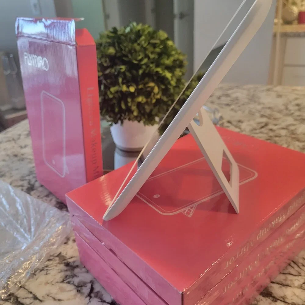 Brand New Light Up Rechargeable Makeup Mirror